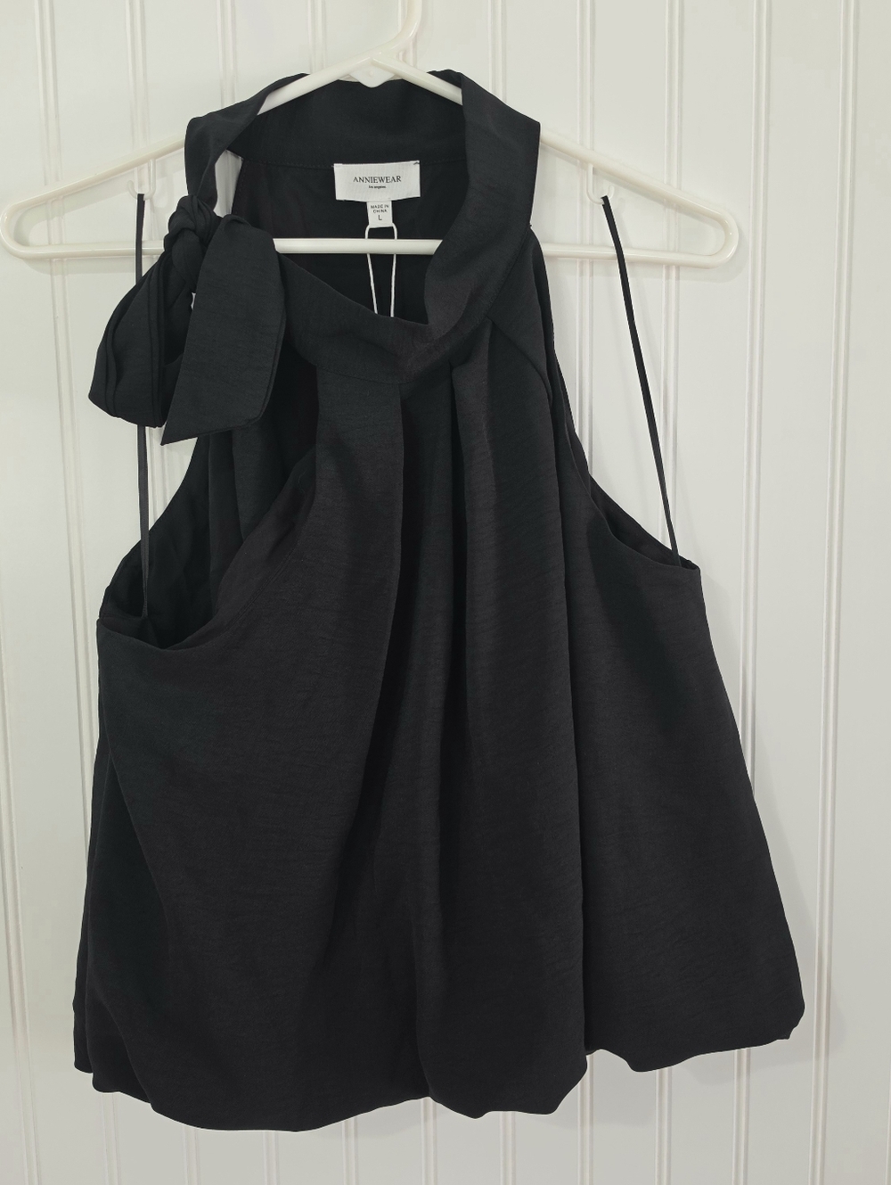 Anniewear | NWT Tie Neck Sleeveless Top Black Large